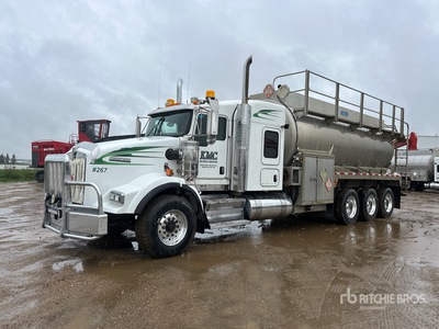 2019 Kenworth T800 8x6 Sleeper Tanker Truck