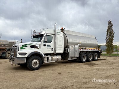 2023 Western Star 49X 22000 L 8x6 Sleeper Tanker Truck