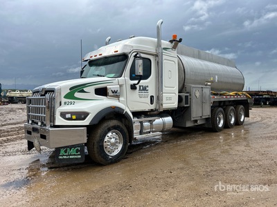 2023 Western Star 49X 22000 L 8x6 Sleeper Tanker Truck
