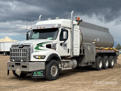2023 Western Star 49X 22000 L 8x6 Sleeper Tanker Truck