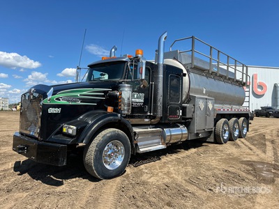 2009 Kenworth T800 8x6 Sleeper Tanker Truck