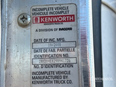 2009 Kenworth T800 27000 L 8x6 Sleeper タンクトラック