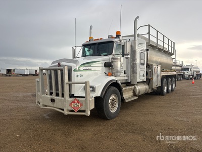 2014 Kenworth T800 22000 L 8x6 Sleeper Tanker Truck