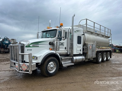 2014 Kenworth T800 22000 L 8x6 Sleeper Tanker Truck