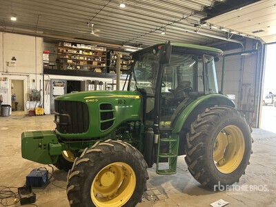 2012 John Deere 6140D 4WD Tractor Agrícola
