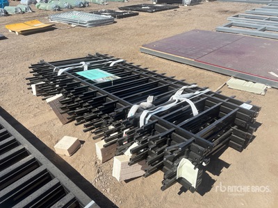 7.7 ft x 3.8 ft Black Galvanized Steel Fencing