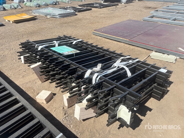 7.7 ft x 3.8 ft Black Galvanized Steel Fencing