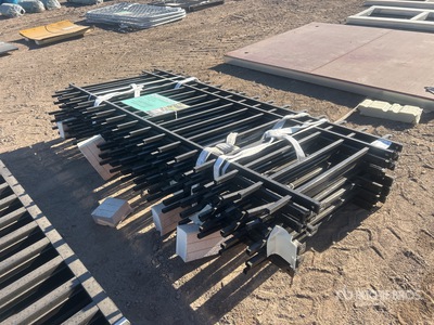 7.7 ft x 3.8 ft Black Galvanized Steel Fencing