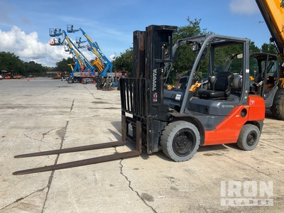 2019 Toyota 8FGU30 4900 lb Pneumatic Tire Chariot Élévateur