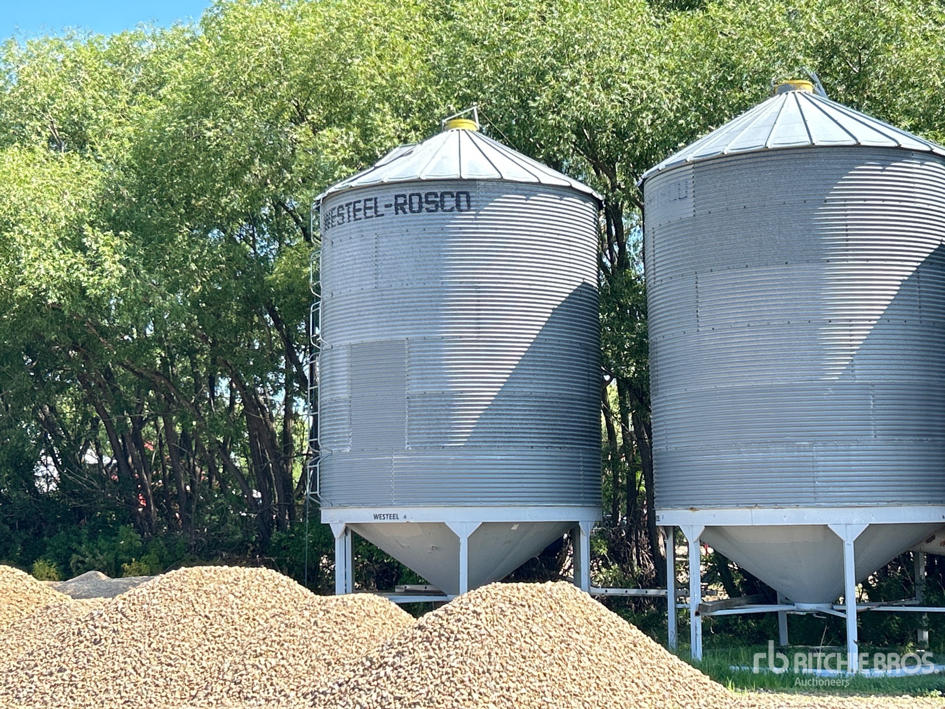 Westeel +/- 2100 bu 6 Ring Hopper Grain Bin