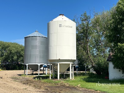 Wheatland +/- 1400 bu Smooth Wall Hopper Trémie à grains