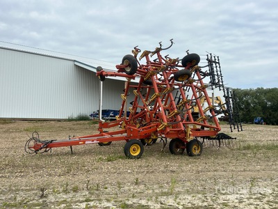 2008 Bourgault 8810 38 ft Cultivator