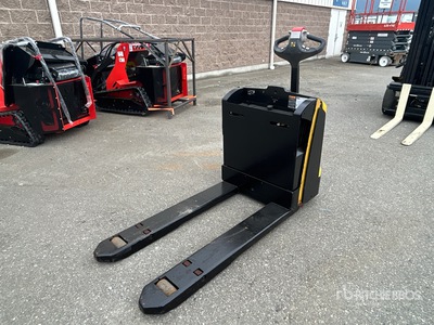 2018 Yale MPB045 4510 lb Pallet Jack