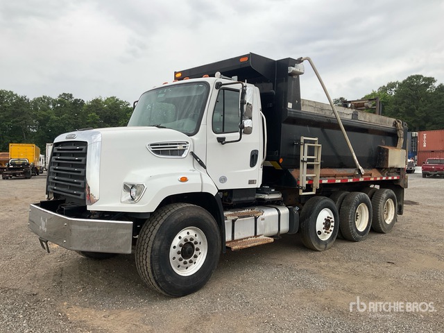 2016 Freightliner 108SD 8x4 Tri/A Dump Truck
