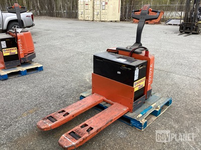 Toyota 7HBW30 Electric Pallet Jack