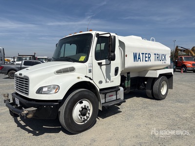 2017 Freightliner M2 106 2500 gal 4x2 散水車