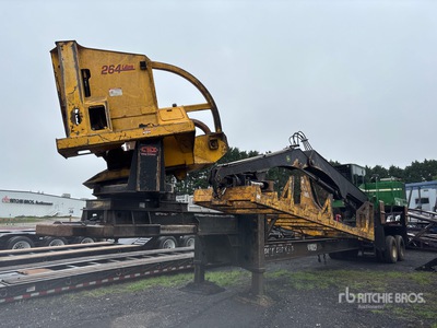 2014 John Deere 437D Trailer Mounted Heel Boom Log Loader