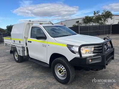2017 Toyota HiLux SR 4x4 Pickup