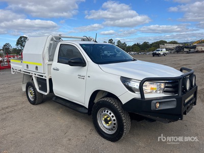 2017 Toyota HiLux SR 4x4 Pickup