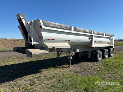 2013 MAC 33 ft Tri/A End Dump Trailer