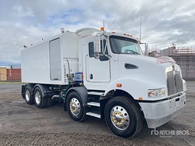 2014 Kenworth T359 18000 L 8x4 Twin-Steer Brandstof- en smeerwagen