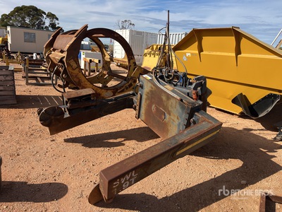 1992 JEC Q/C wheel Grab - Fits Cat 938