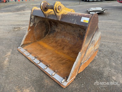 Cat 2000 mm Q/C Cleanup Excavator Bucket - Fits Cat 330