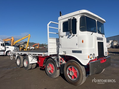International Atkinson 8x4 Camión Caja Abierta