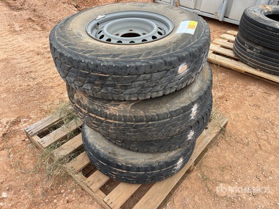 Quantity of (4) 225/95R16 Wheels