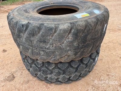 Quantity of (2) 20.5R25 Reifen