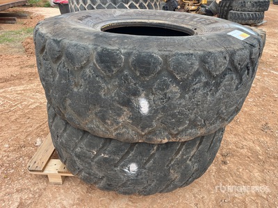 Quantity of (2) 20.5R25 Reifen