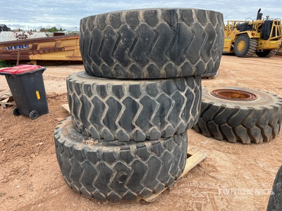 Quantity of (3) 23.5R25 Reifen