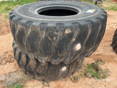 Quantity of (2) 20.5R25 Reifen