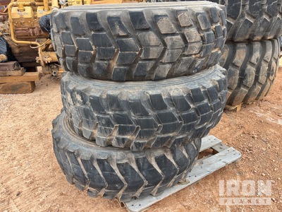 Quantity of (3) 17.5R25 Reifen