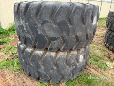 Quantity of (2) 29.5-25 Reifen