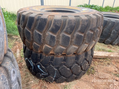 Quantity of (2) 23.5R25 Reifen