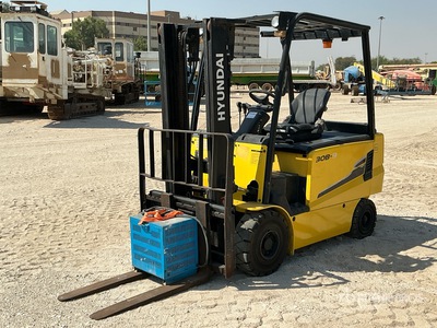 2017 Hyundai 30B-9 3 ton 電動フォークリフト