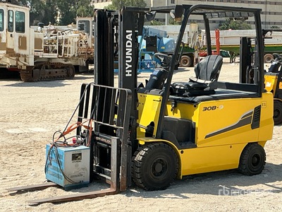 2017 Hyundai 30B-9 3 ton 電動フォークリフト