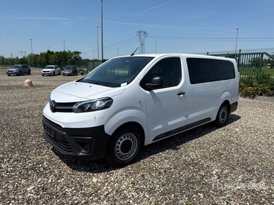 2023 Toyota Proace Verso 2.0 106 KW 9-seater L2H1 9 Passenger Van