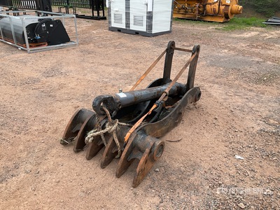 Hydraulic Excavator Thumb