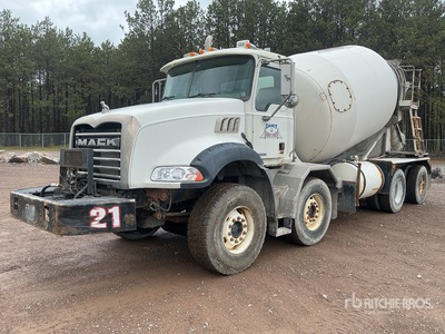 2006 Mack CT713 8x4 Twin-Steer Mixer Truck