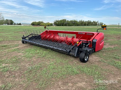 2014 Case IH 3016 15 ft Combine Pickup Header