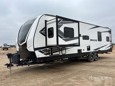 2021 Grand Design Momentum 33 ft T/A Toy Hauler Rimorchio da viaggio