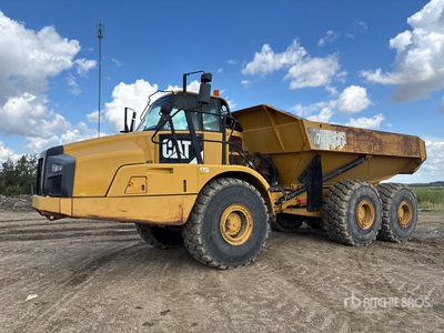 2012 Cat 740B Kiepwagen met knikbesturing