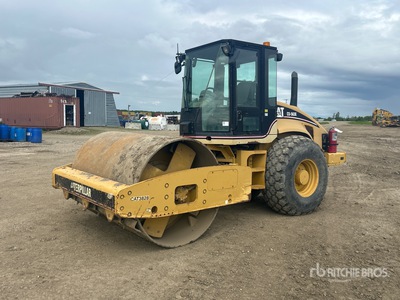 2007 Cat CS563E Vibratory Smooth Drum Compactor