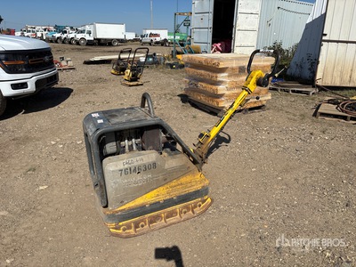 2011 Wacker Neuson DPU6555 Reversible 1500 lb Reversible Vibratory Plate Compactor