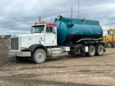 1997 Peterbilt 378 6x4 散水車