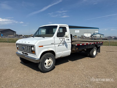 1986 Ford E-350 4x2 Flatbed Truck