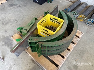 Quantity of (2) John Deere Wklęsły kombajn