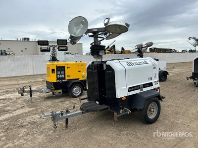 Allmand Maxi-Lite II 8 W Light Tower